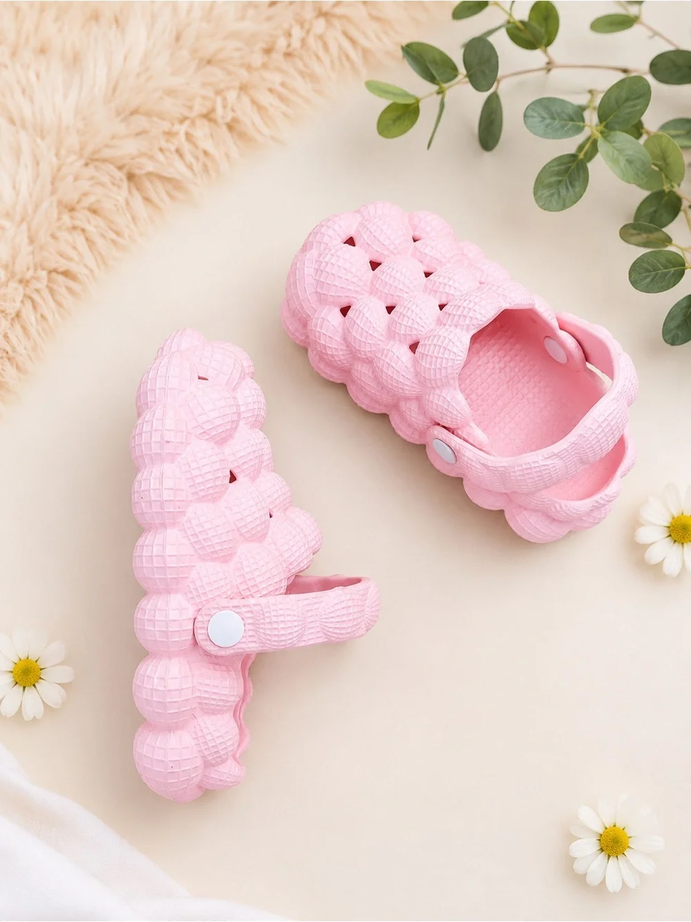 SHEIN Pink Bubble Clog Sandals for Kids